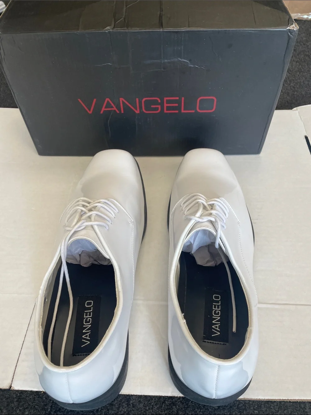 Vangelo Men’s White Patent Lace-Up Oxfords